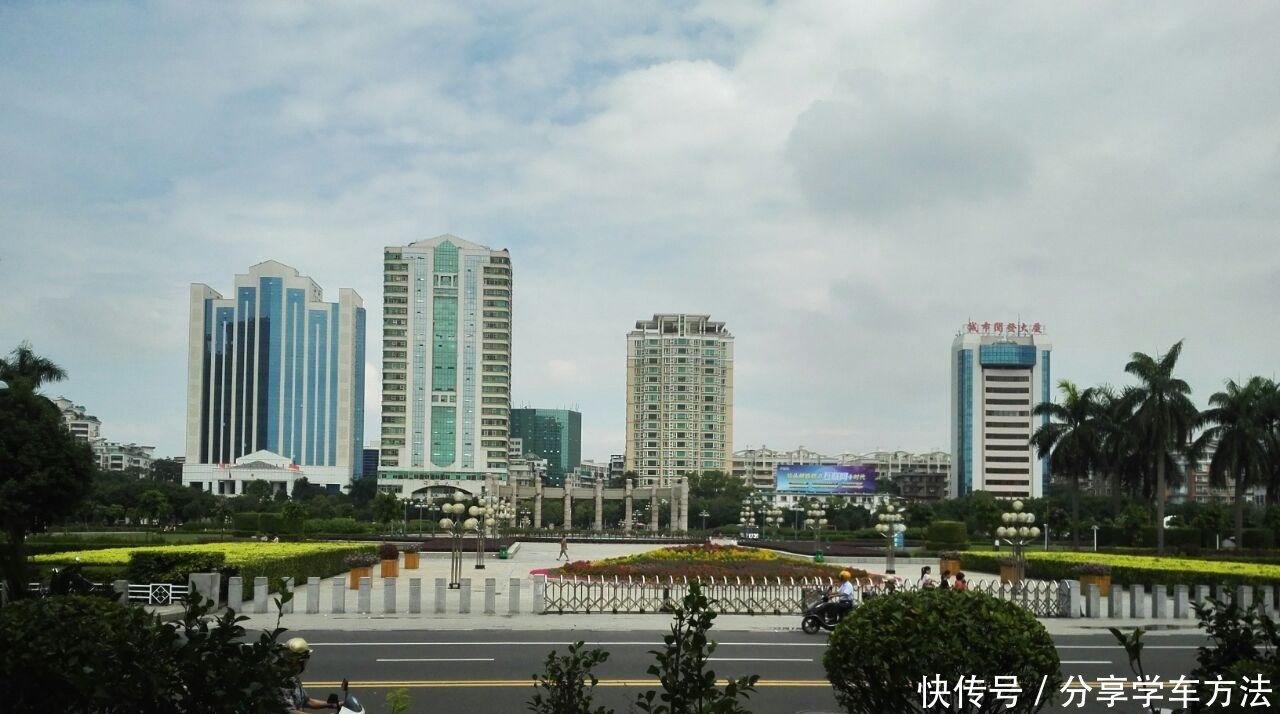 廣東汕頭大的廣場, 是汕頭重要的地標